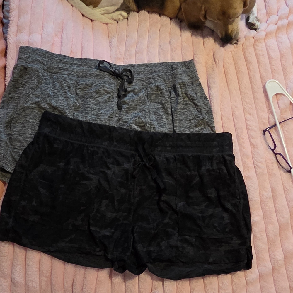 Bundle 90 Degree By Reflex Gray and Black Athletic Shorts